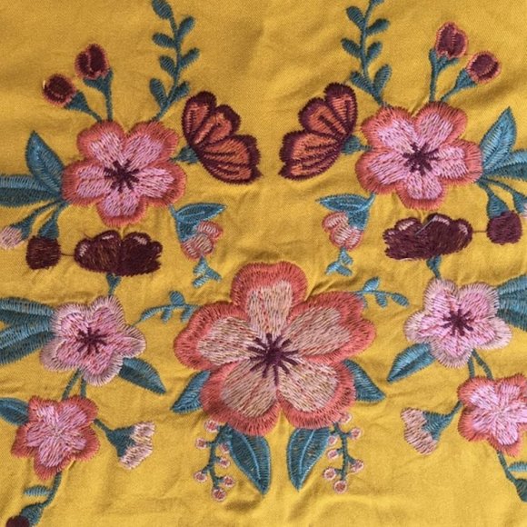 Yellow Loose-Fitting Pink Floral Tank Top - Picture 3 of 8